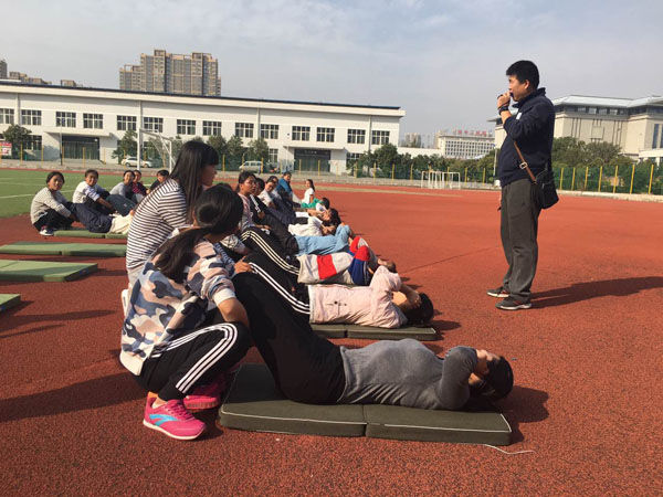 仰卧起坐.jpg