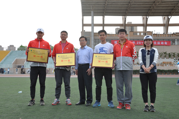 14学院领导与带队老师合影留念.JPG