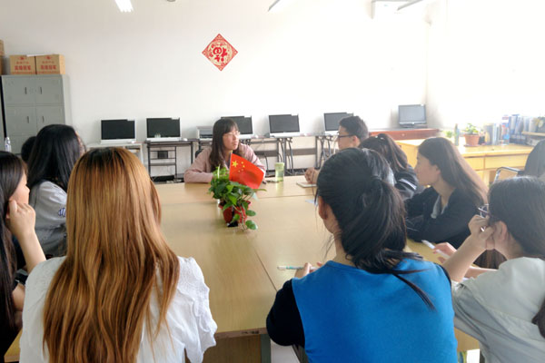 7.学生座谈会.jpg