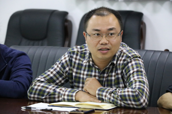 黄锦桥老师发言.JPG 黄锦桥老师发言.JPG